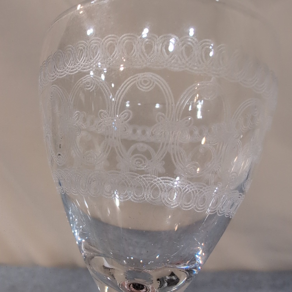 Vintage Etched Lace Crystal Wine Glasses Set of 8 Clear Stemmed Goblets - Picture 4 of 7